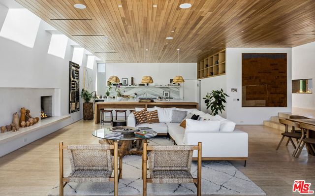 28837 Selfridge Drive A, Malibu, CA 90265