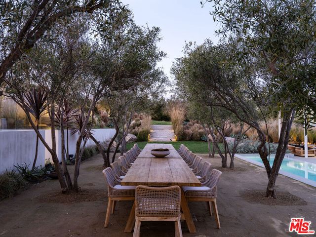 28837 Selfridge Drive A, Malibu, CA 90265