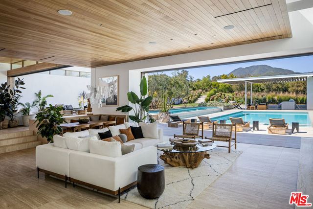 28837 Selfridge Drive A, Malibu, CA 90265