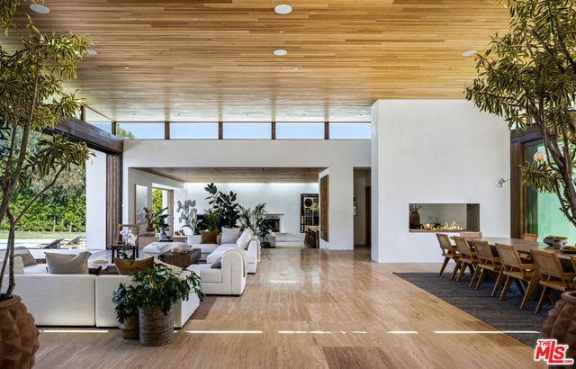 28837 Selfridge Drive A, Malibu, CA 90265