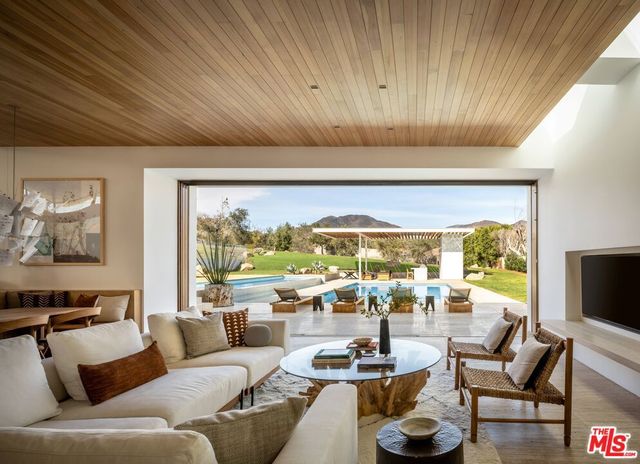 28837 Selfridge Drive A, Malibu, CA 90265