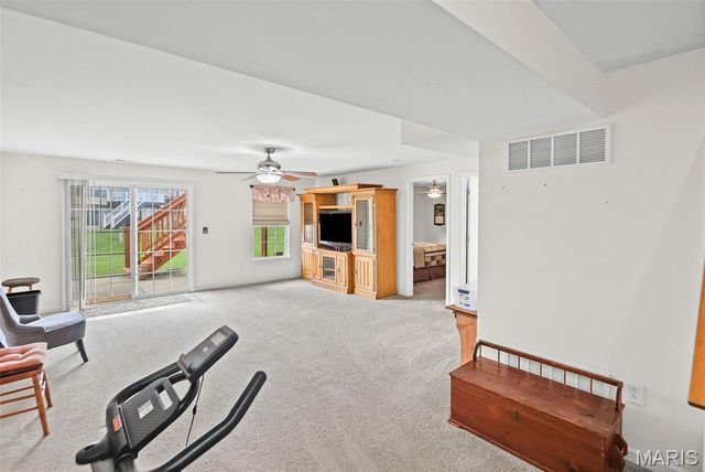 6852 Kensington Drive, Maryville, IL 62062