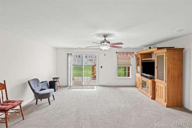 6852 Kensington Drive, Maryville, IL 62062