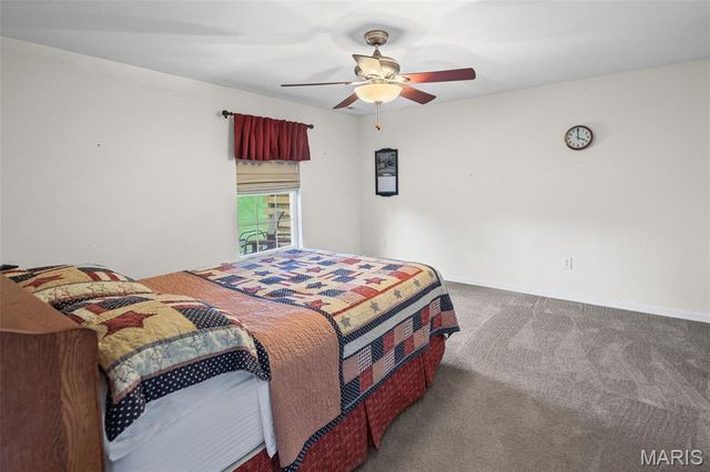 6852 Kensington Drive, Maryville, IL 62062