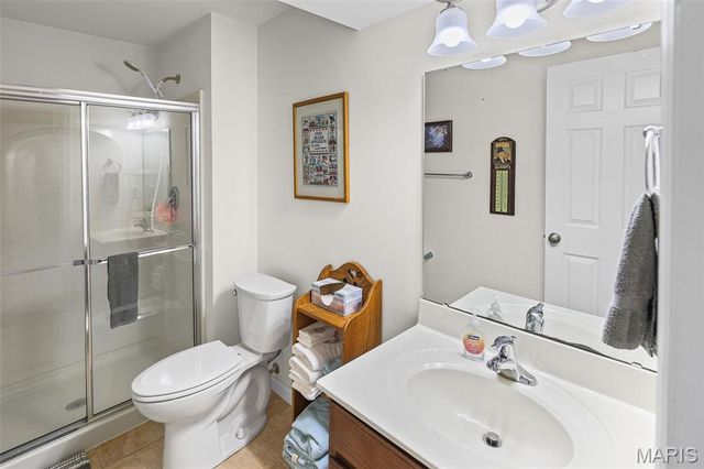 6852 Kensington Drive, Maryville, IL 62062