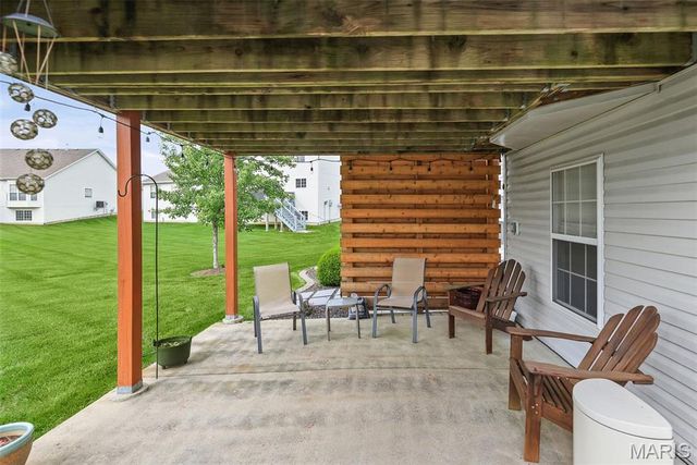 6852 Kensington Drive, Maryville, IL 62062