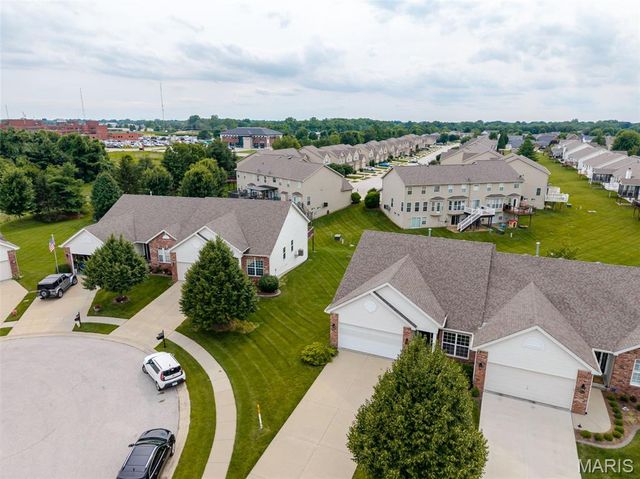 6852 Kensington Drive, Maryville, IL 62062