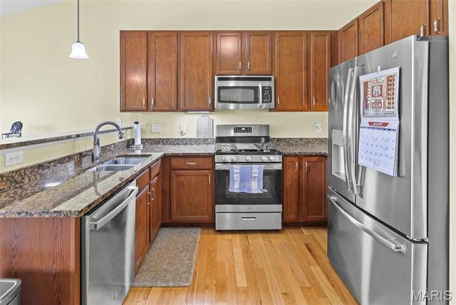 6852 Kensington Drive, Maryville, IL 62062