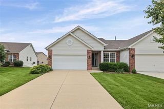 6852 Kensington Drive, Maryville, IL 62062
