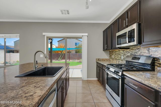 6733 S Stone Fly Drive, Tucson, AZ 85757
