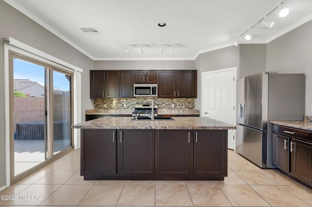 6733 S Stone Fly Drive, Tucson, AZ 85757