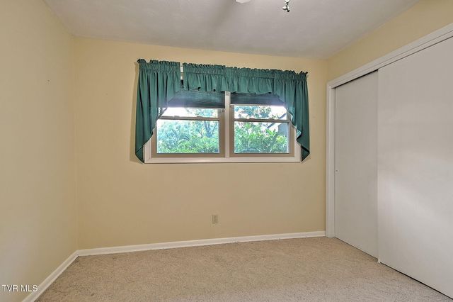 3815 Hemlock Park Lane, Kingsport, TN 37663