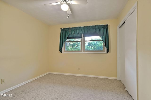 3815 Hemlock Park Lane, Kingsport, TN 37663