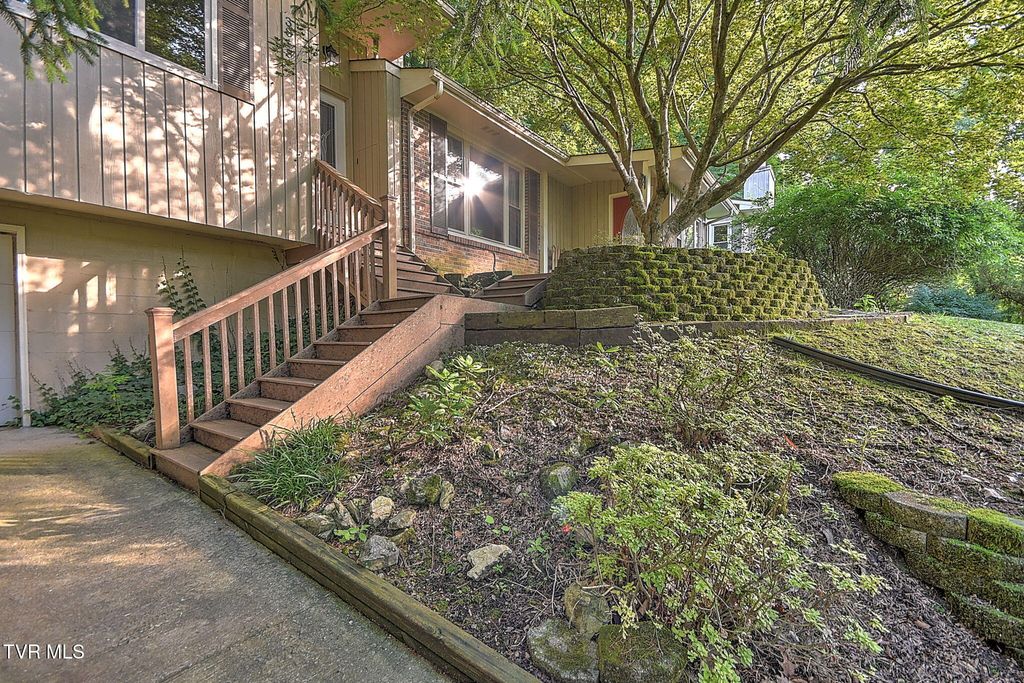 3815 Hemlock Park Lane, Kingsport, TN 37663