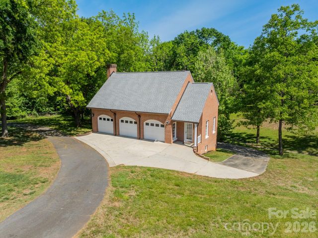 4030 Oak Hollow Lane, Harrisburg, NC 28075