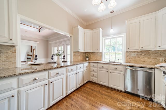 4030 Oak Hollow Lane, Harrisburg, NC 28075