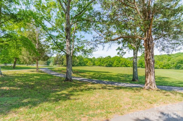 4030 Oak Hollow Lane, Harrisburg, NC 28075