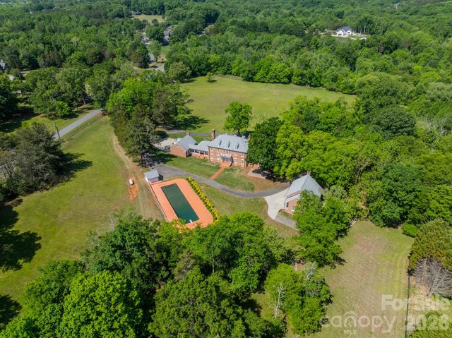 4030 Oak Hollow Lane, Harrisburg, NC 28075