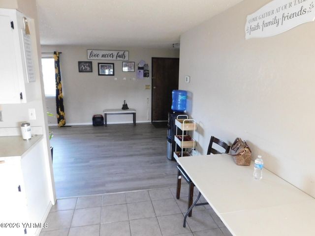 106 Sky Vista Pl, Yakima, WA 98901