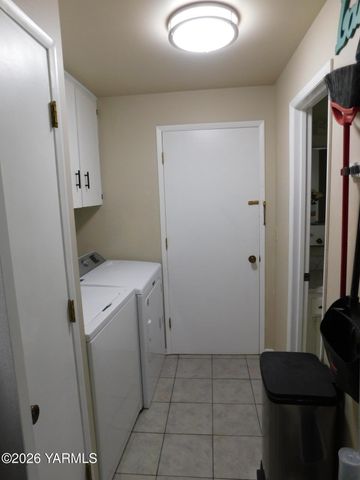 106 Sky Vista Pl, Yakima, WA 98901