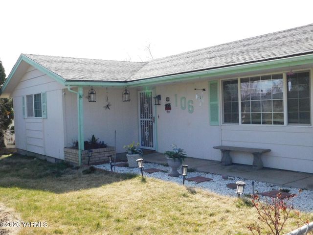 106 Sky Vista Pl, Yakima, WA 98901