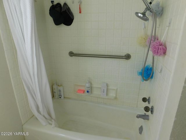 106 Sky Vista Pl, Yakima, WA 98901