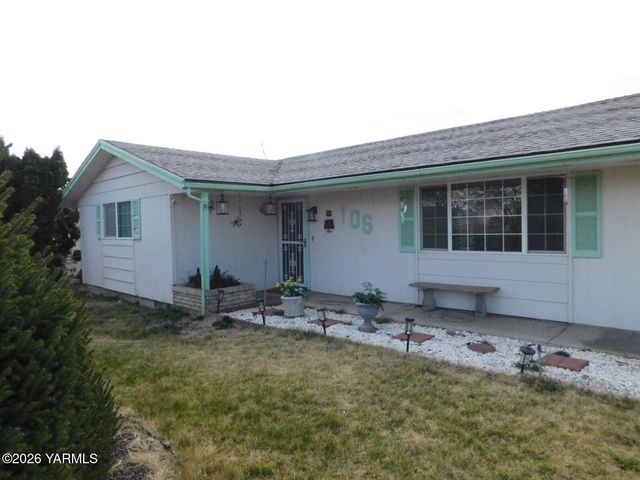 106 Sky Vista Pl, Yakima, WA 98901