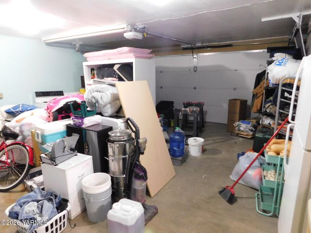 106 Sky Vista Pl, Yakima, WA 98901