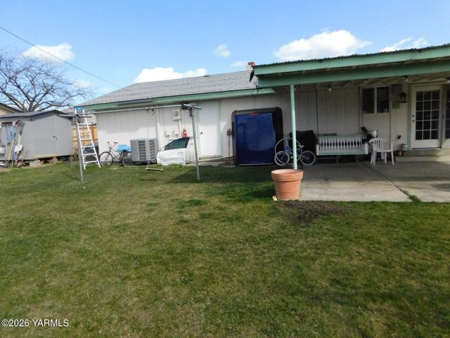106 Sky Vista Pl, Yakima, WA 98901