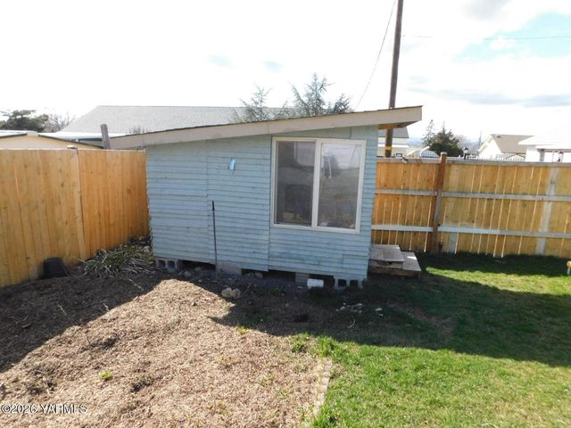 106 Sky Vista Pl, Yakima, WA 98901