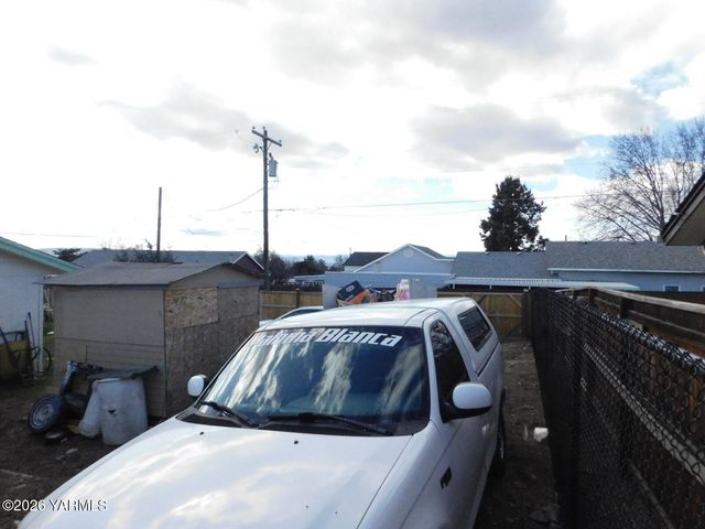 106 Sky Vista Pl, Yakima, WA 98901