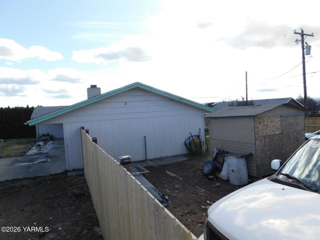 106 Sky Vista Pl, Yakima, WA 98901