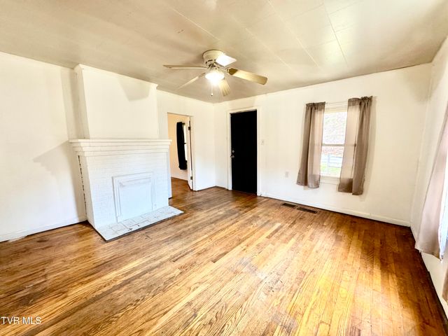 2342 Roda Road, Appalachia, VA 24216