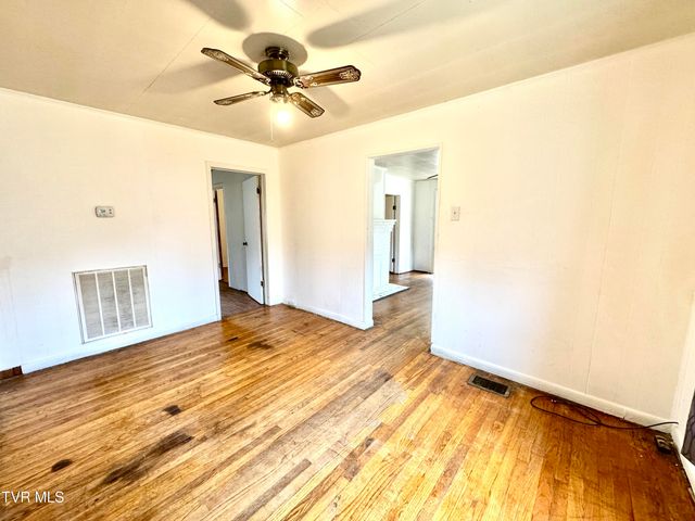 2342 Roda Road, Appalachia, VA 24216