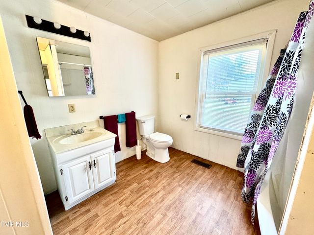 2342 Roda Road, Appalachia, VA 24216