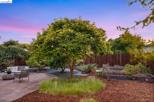 211 San Carlos Ave, El Cerrito, CA 94530