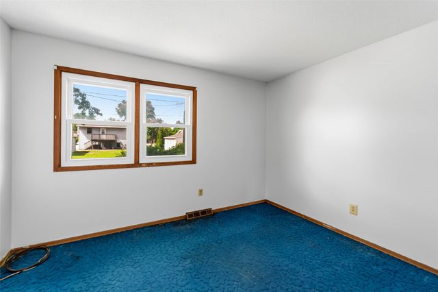302 NE 6th Street, Ankeny, IA 50021