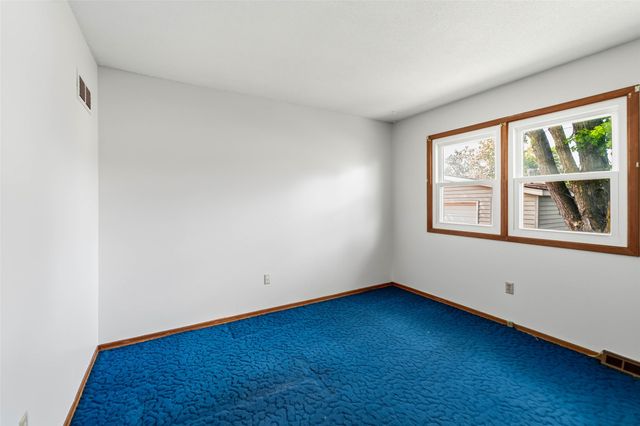 302 NE 6th Street, Ankeny, IA 50021