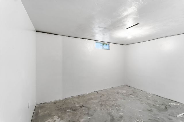 302 NE 6th Street, Ankeny, IA 50021