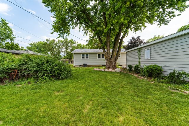302 NE 6th Street, Ankeny, IA 50021