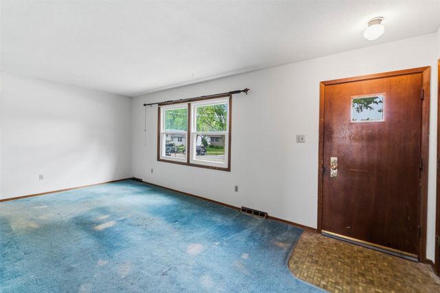 302 NE 6th Street, Ankeny, IA 50021