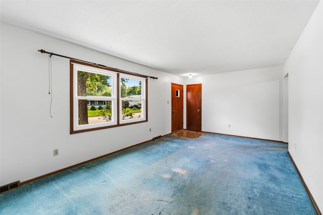 302 NE 6th Street, Ankeny, IA 50021