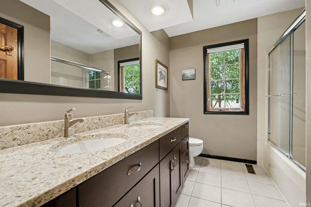 3803 Bent Oak Trail, Elkhart, IN 46517