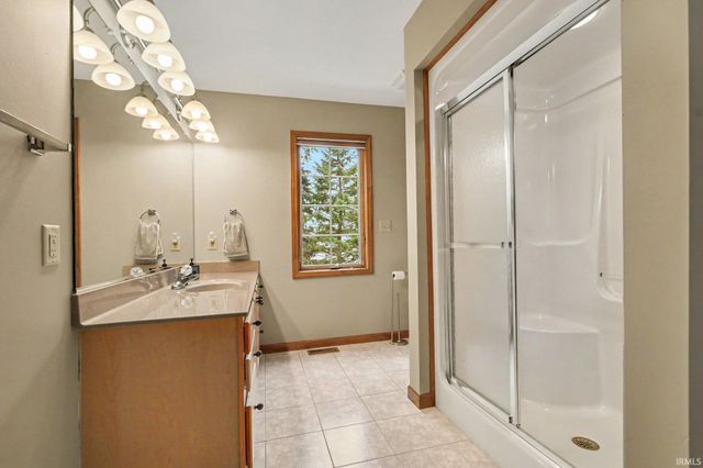 3803 Bent Oak Trail, Elkhart, IN 46517