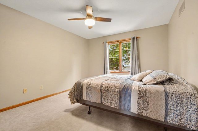 3803 Bent Oak Trail, Elkhart, IN 46517