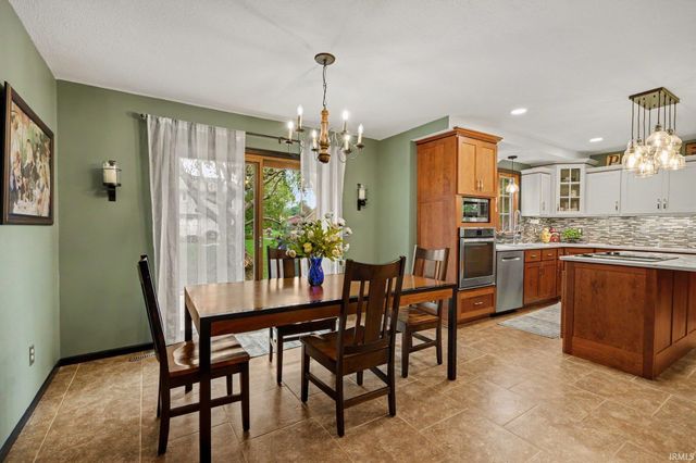 3803 Bent Oak Trail, Elkhart, IN 46517