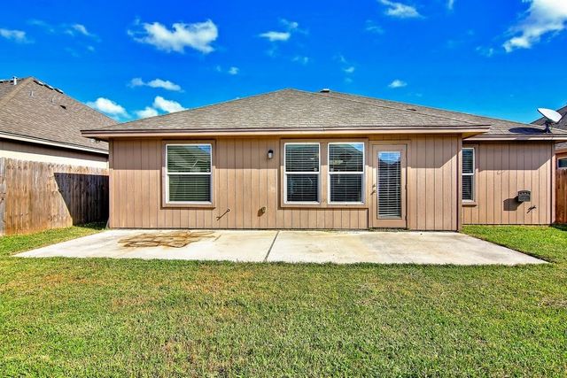 3021 Cantabria St, Corpus Christi, TX 78415