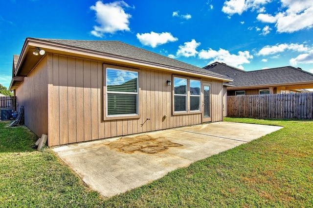 3021 Cantabria St, Corpus Christi, TX 78415