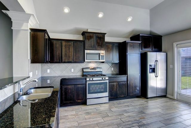 3021 Cantabria St, Corpus Christi, TX 78415