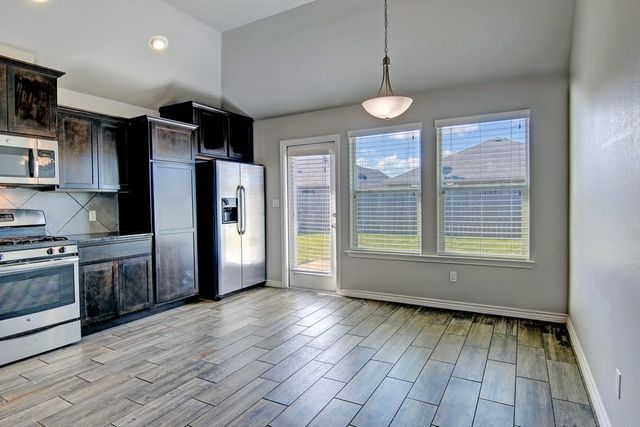 3021 Cantabria St, Corpus Christi, TX 78415
